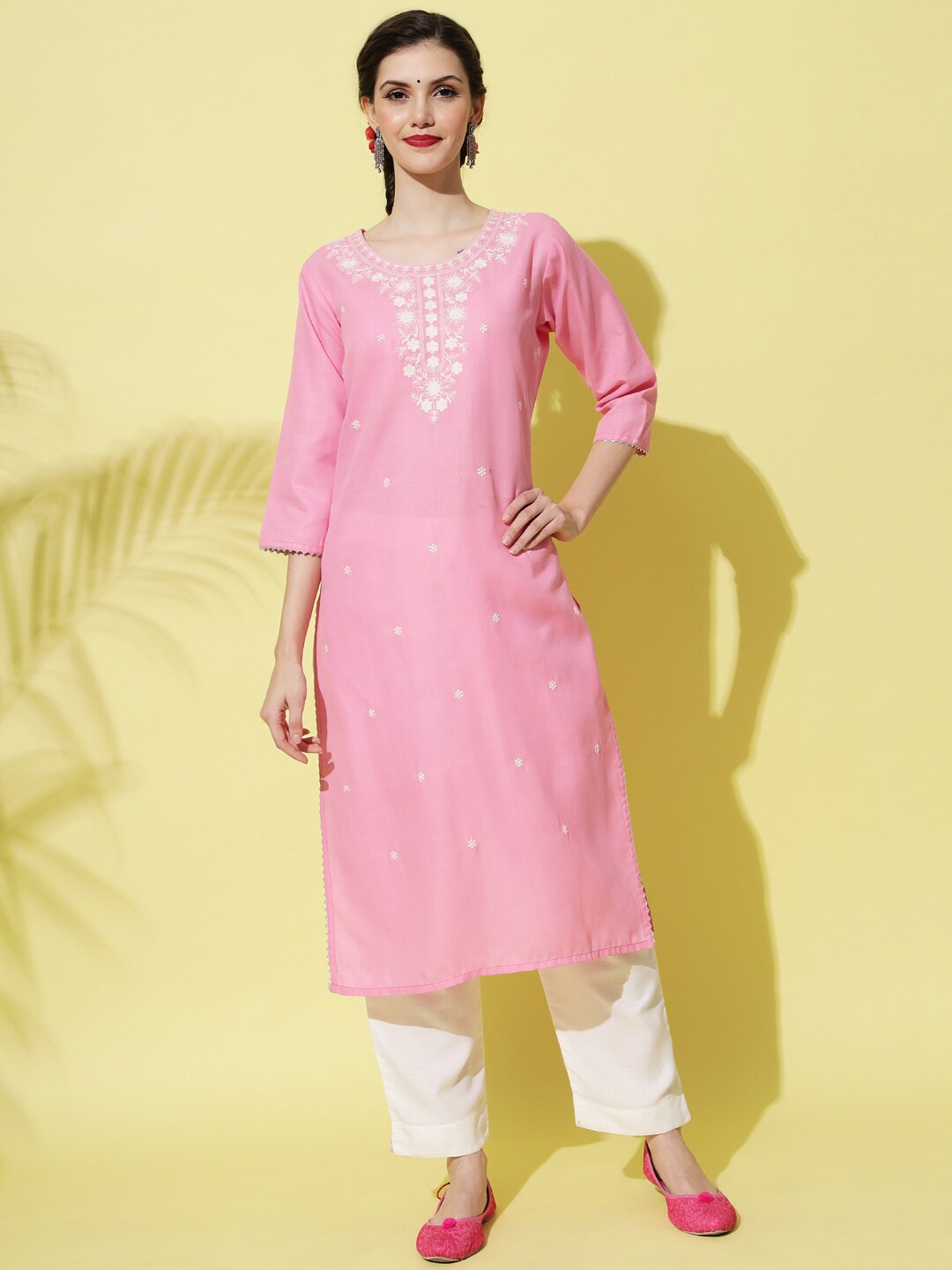 

VredeVogel Women Floral Embroidered Kurta with Trousers, Pink