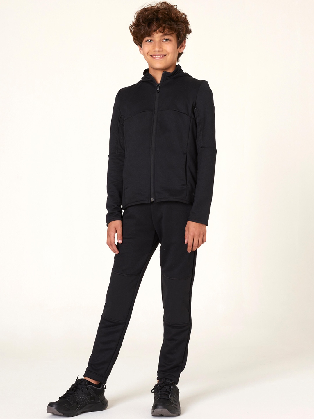 

Domyos By Decathlon Boys Black Solid Tracksuit