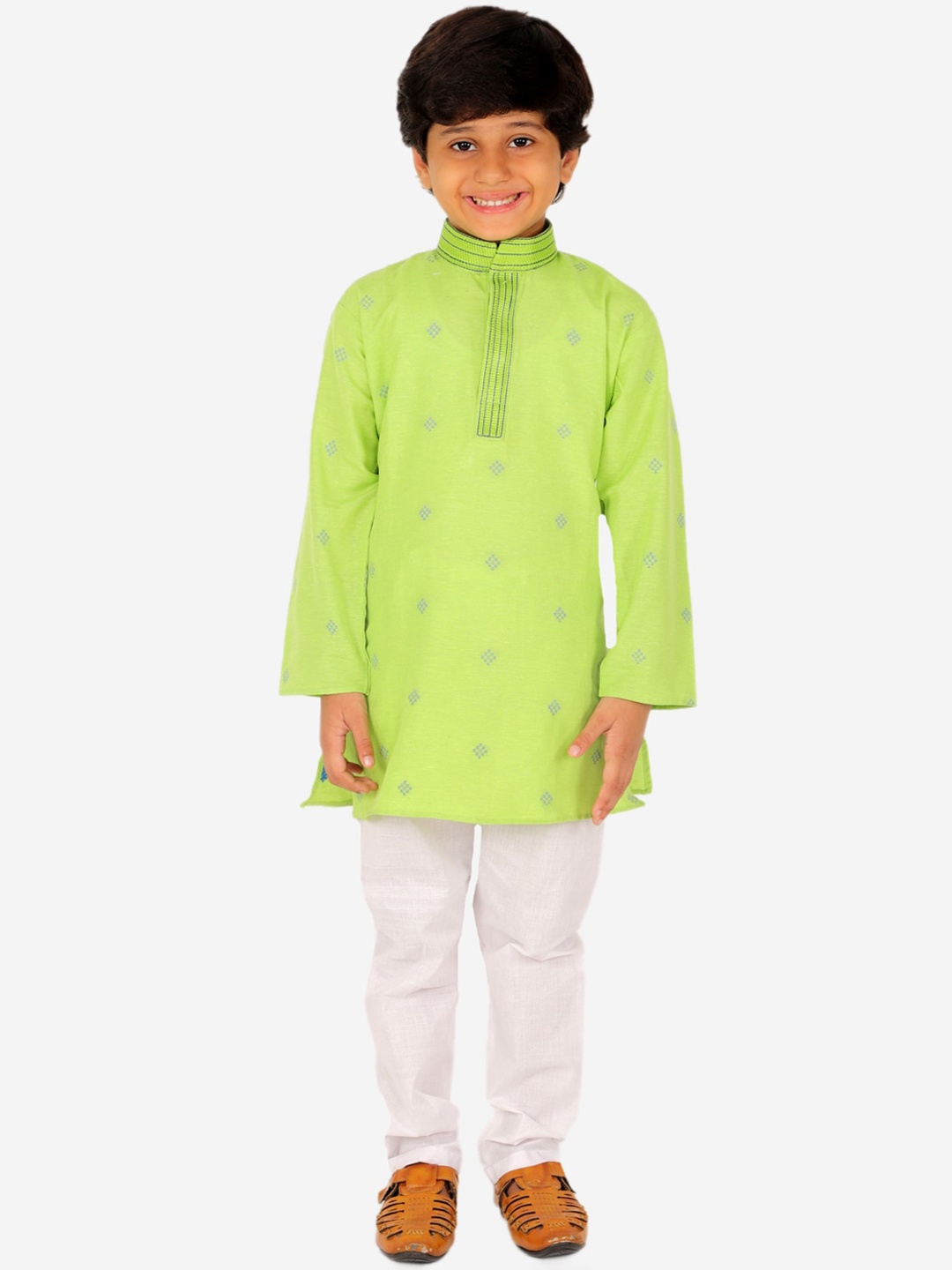 

Pro-Ethic STYLE DEVELOPER Boys Woven Design Mandarin Collar Kurta With Pyjama, Green