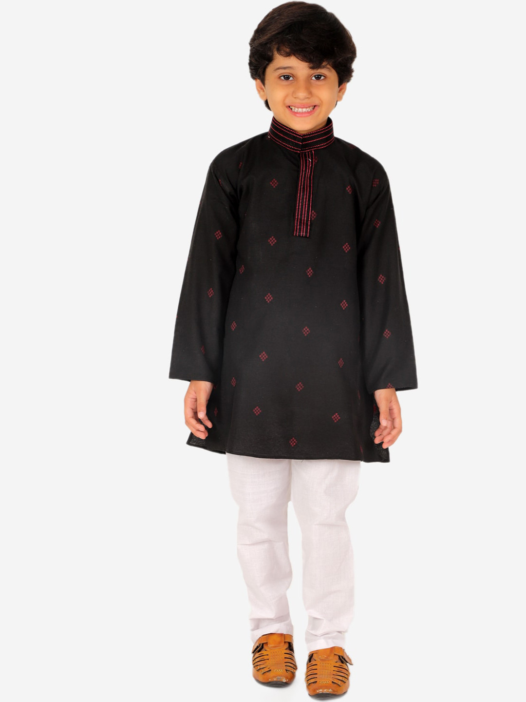

Pro-Ethic STYLE DEVELOPER Boys Ethnic Motifs Kurta with Pyjamas, Black