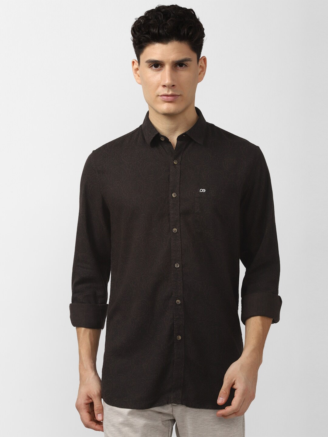 

Peter England Casuals Men Black Slim Fit Cotton Casual Shirt