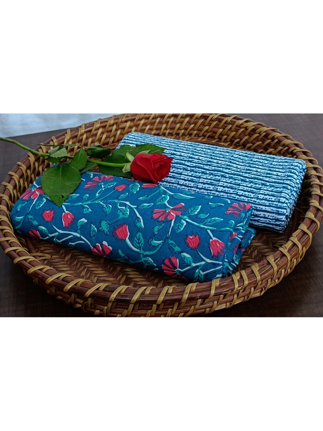 

SALWAR STUDIO Blue & Red Printed Pure Cotton Unstitched Dress Material