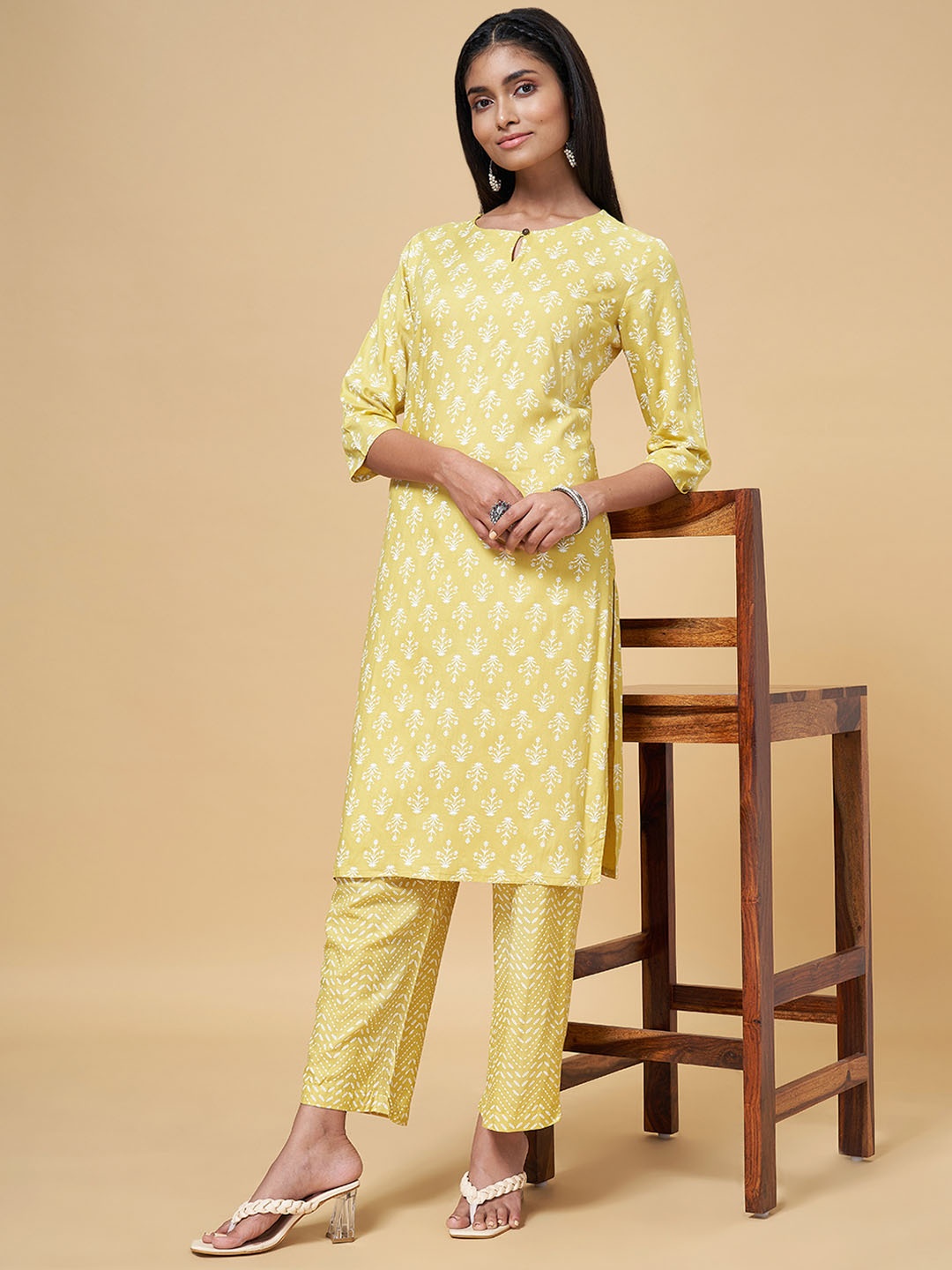 

RANGMANCH BY PANTALOONS Women Ethnic Motifs Printed Kurta with Palazzos, Yellow