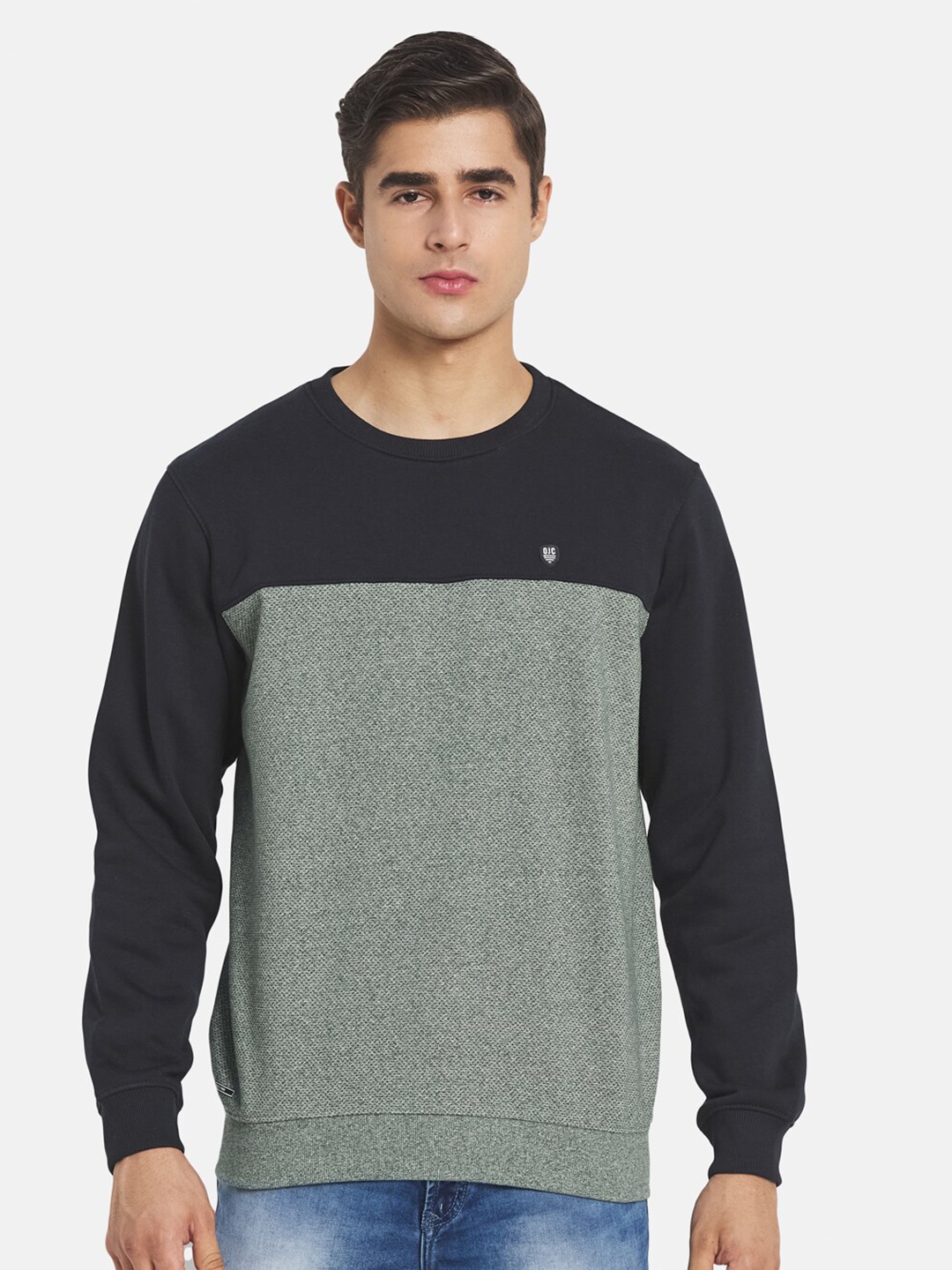 

Octave Men Colourblocked Fleece Sweatshirt, Black