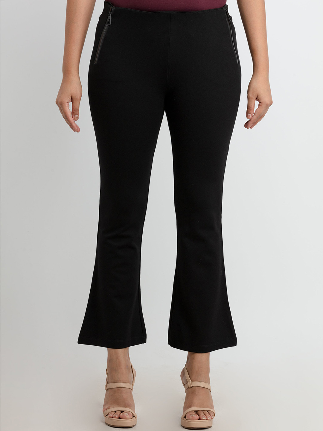 

Status Quo Women Black Solid Regular Fit Track Pant