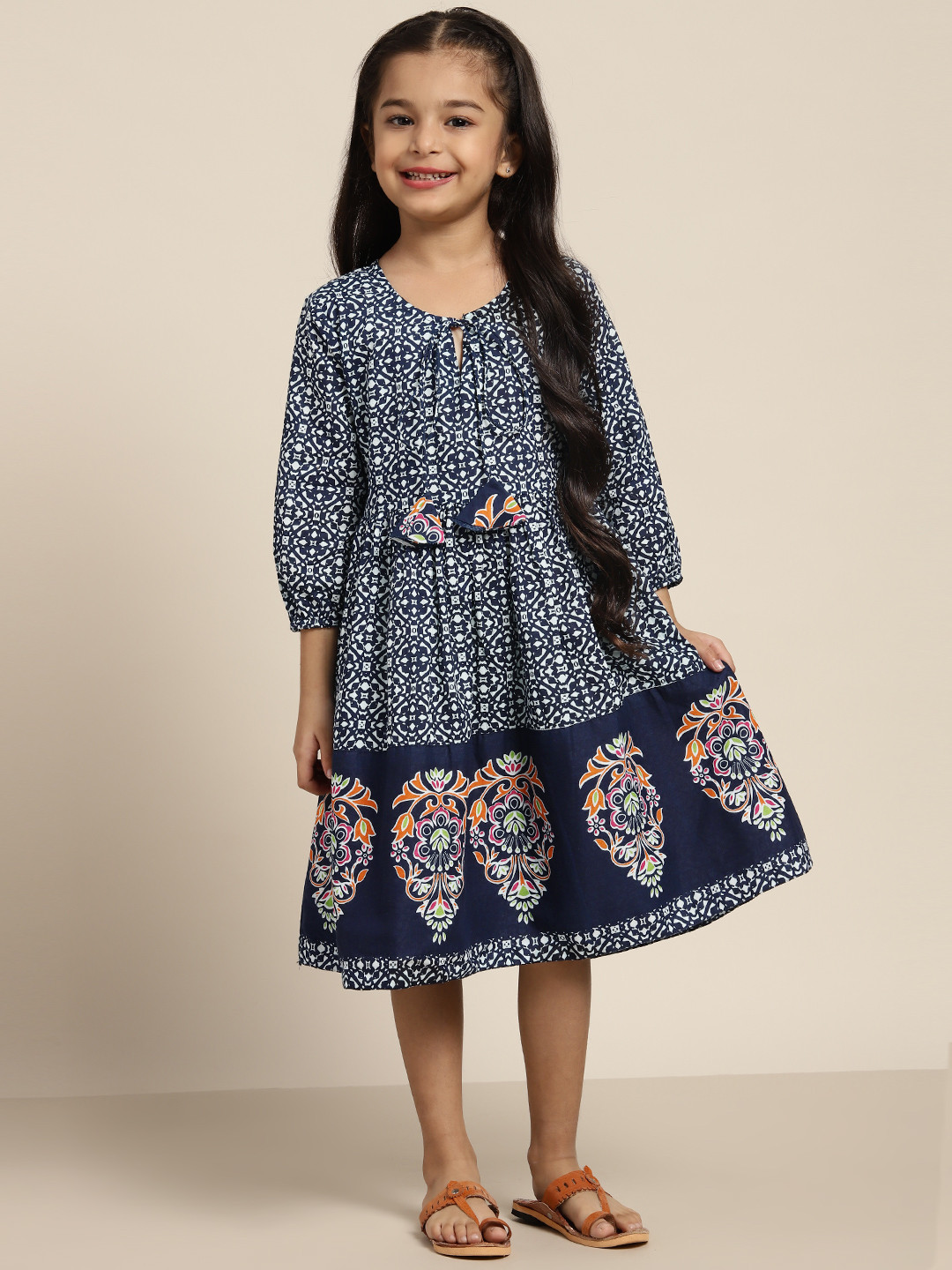 

Sangria Girls Navy Blue & White Pure Cotton Ethnic Motifs Tie-Up Neck Dress