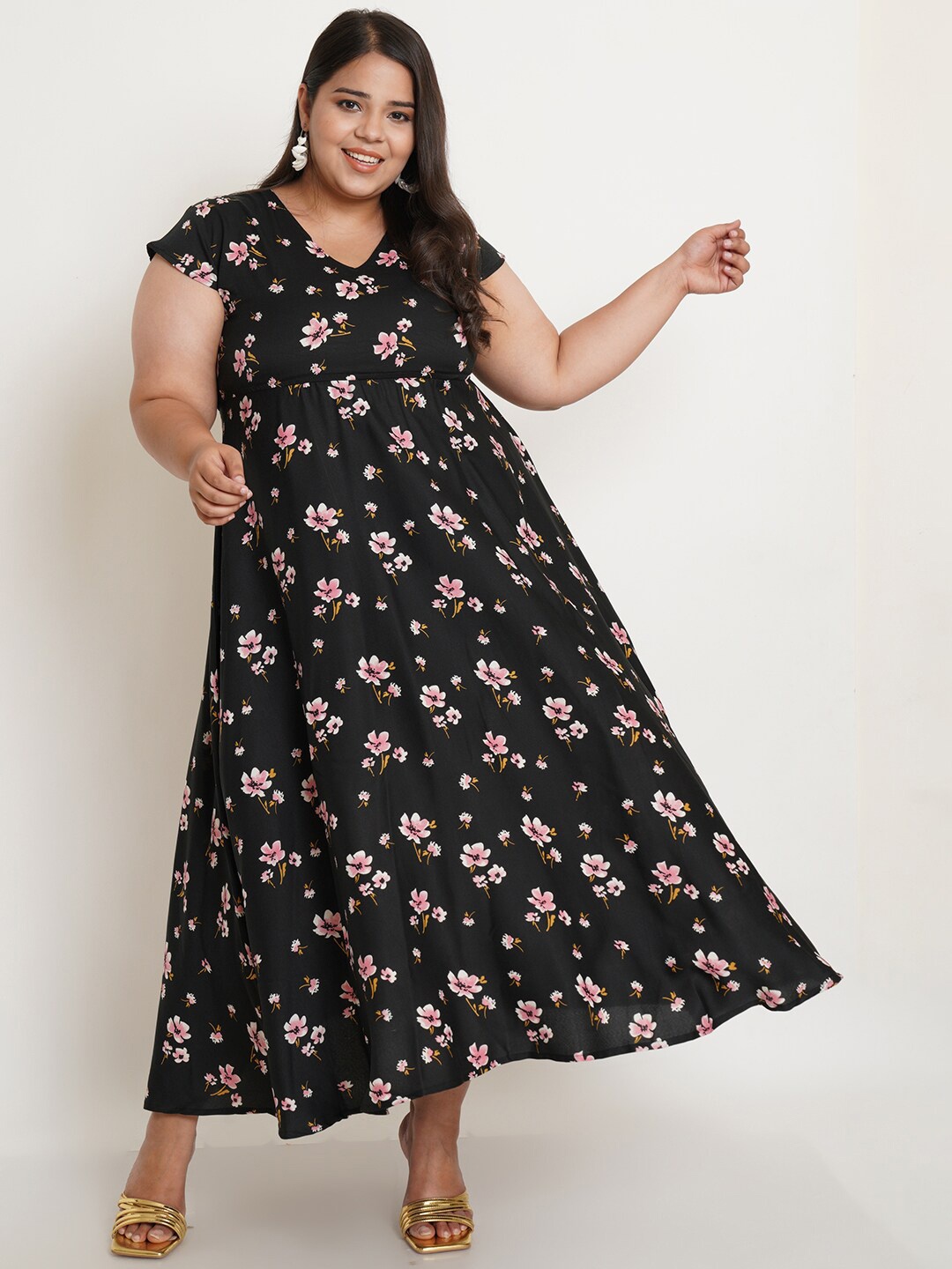 

U&F Women's Plus Size Black Floral Crepe Maxi Dress