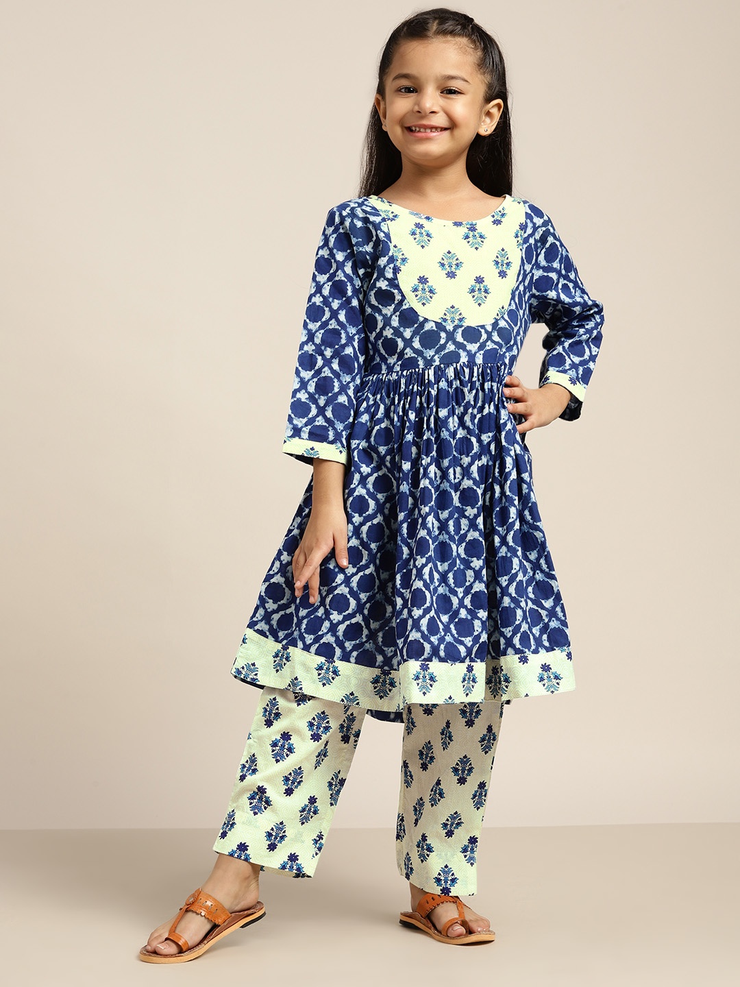 

Sangria Girls Navy Blue Ethnic Motifs Printed Empire Pure Cotton Kurta with Trousers