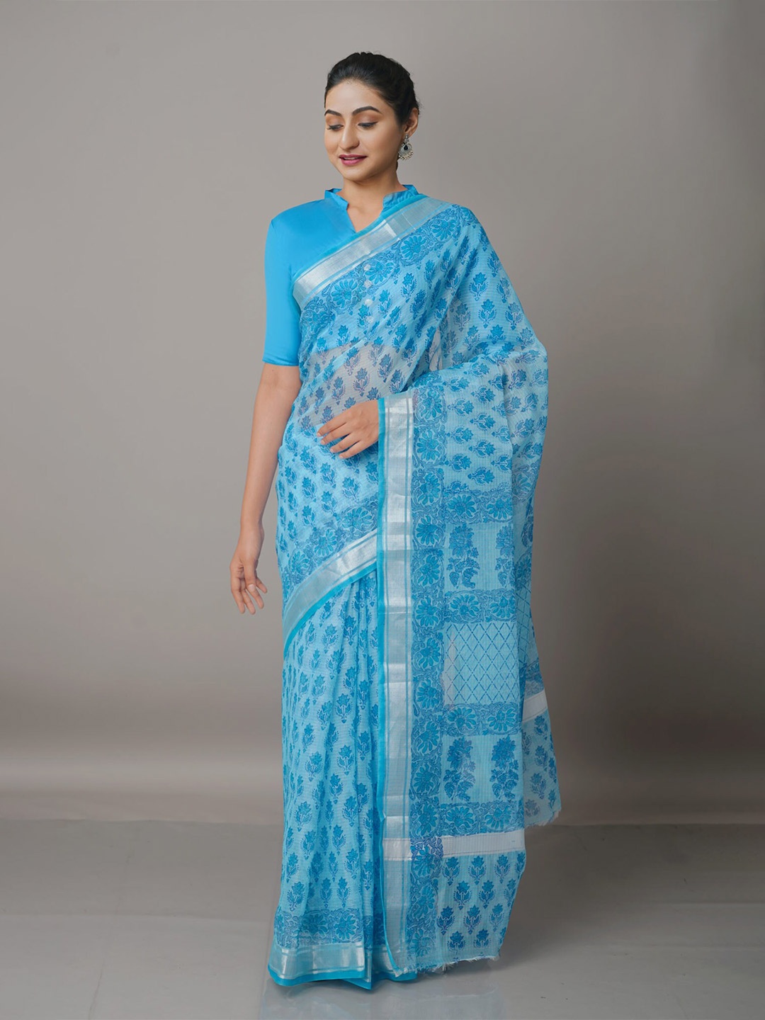 

Unnati Silks Blue & Silver-Toned Floral Pure Cotton Kota Saree