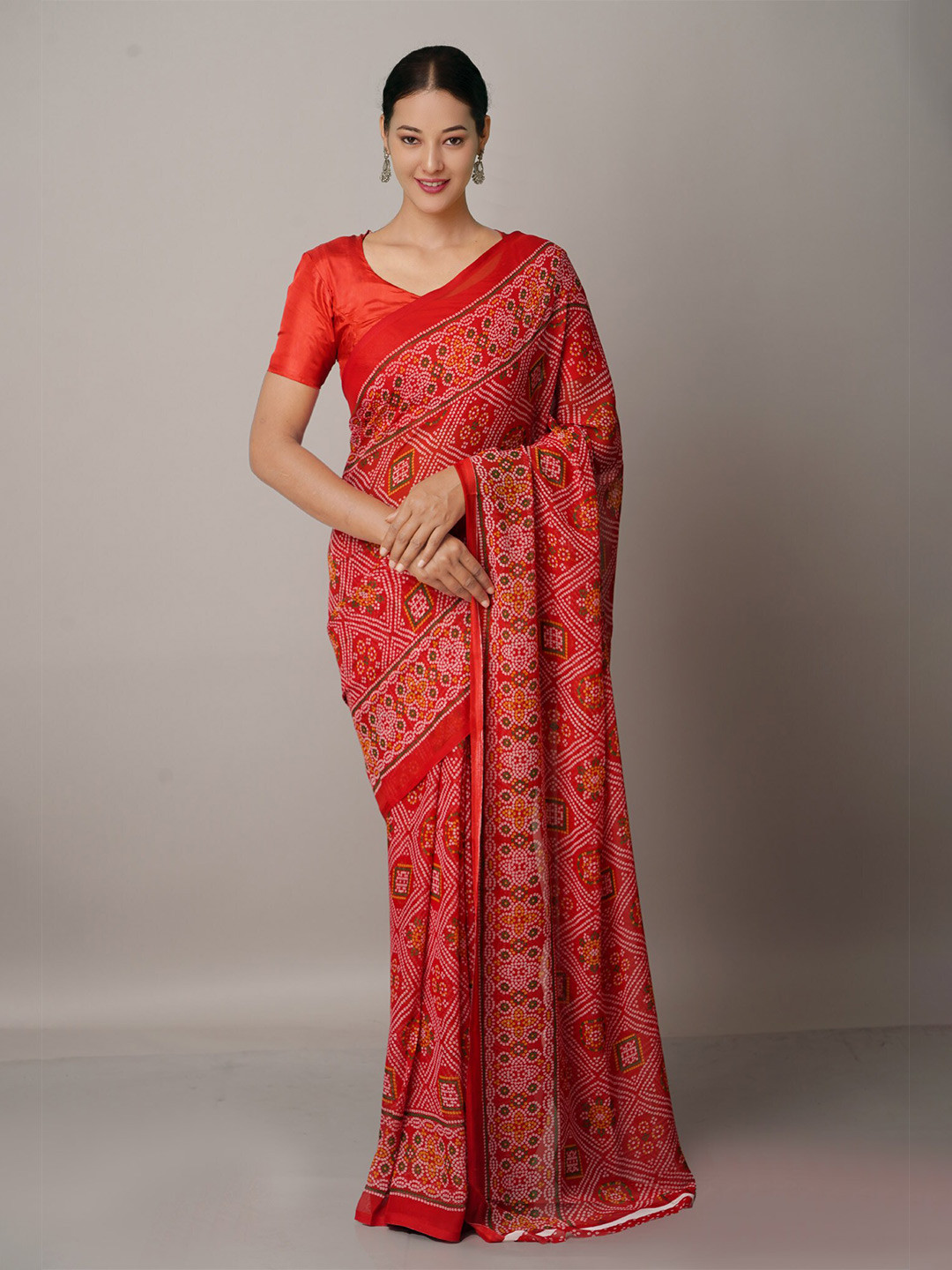 

Unnati Silks Red & Green Bandhani Block Print Saree