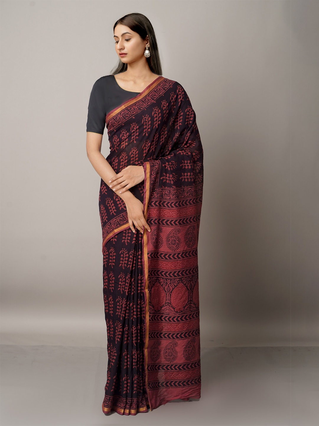 

Unnati Silks Burgundy & Gold-Toned Ethnic Motifs Zari Chanderi Saree
