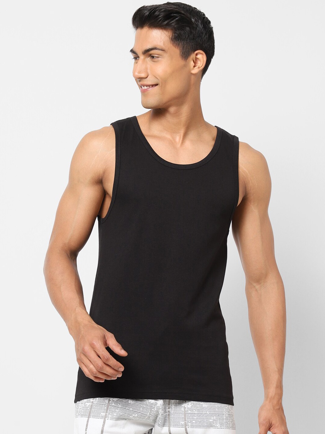 

Ajile by Pantaloons Men Black Solid Cotton Innerwear Vest