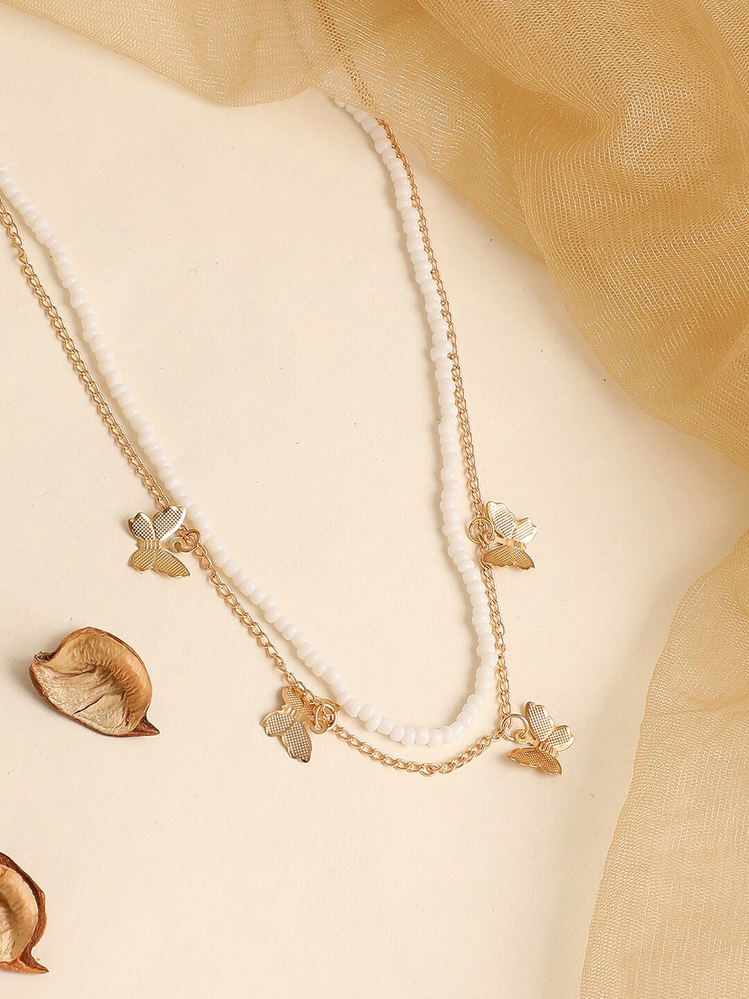 

SOHI Gold-Toned & White Gold-Plated Handcrafted Necklace