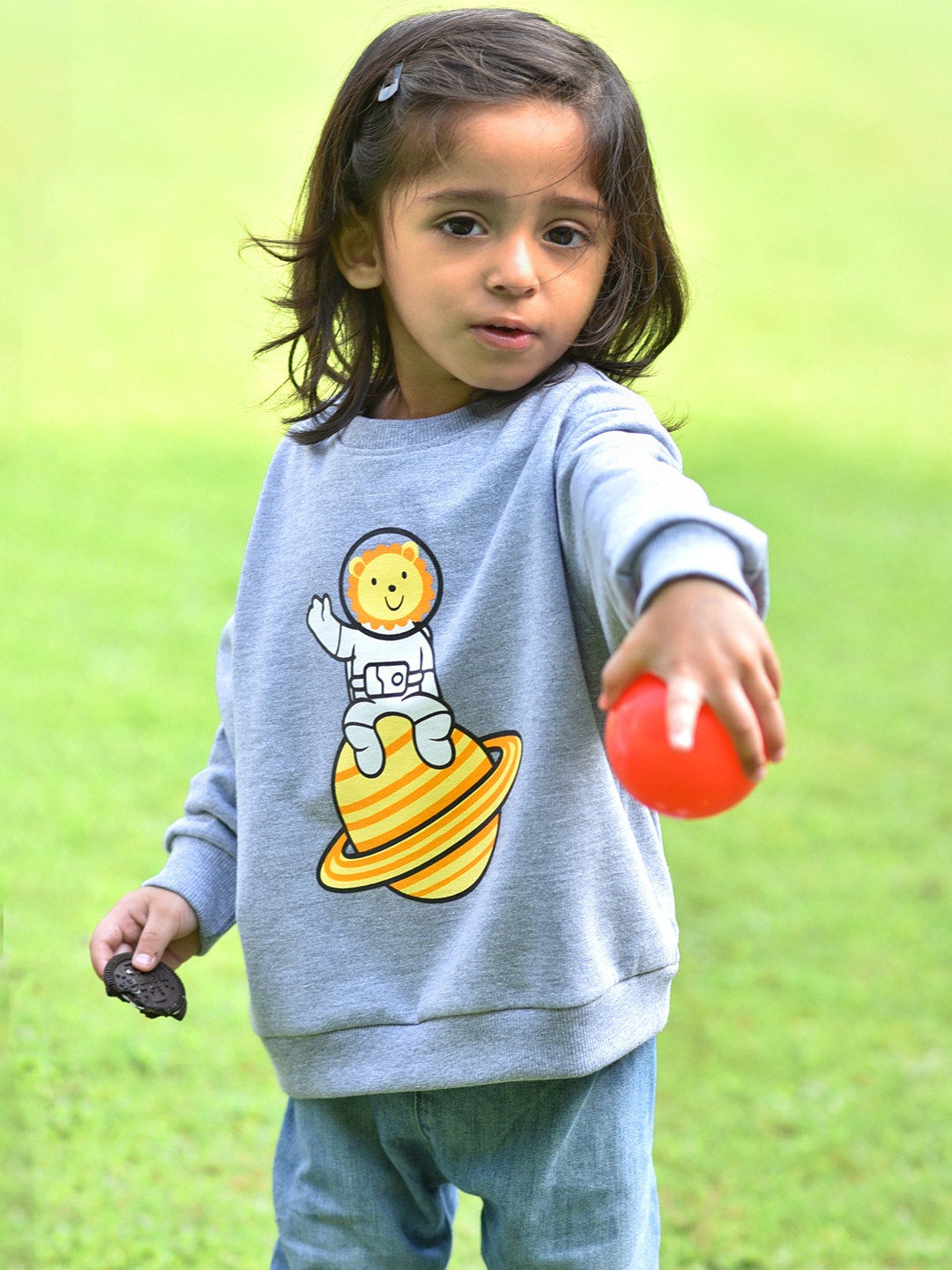 

Cuddles for Cubs Unisex Kids Printed Cotton Sweatshirt, Grey melange