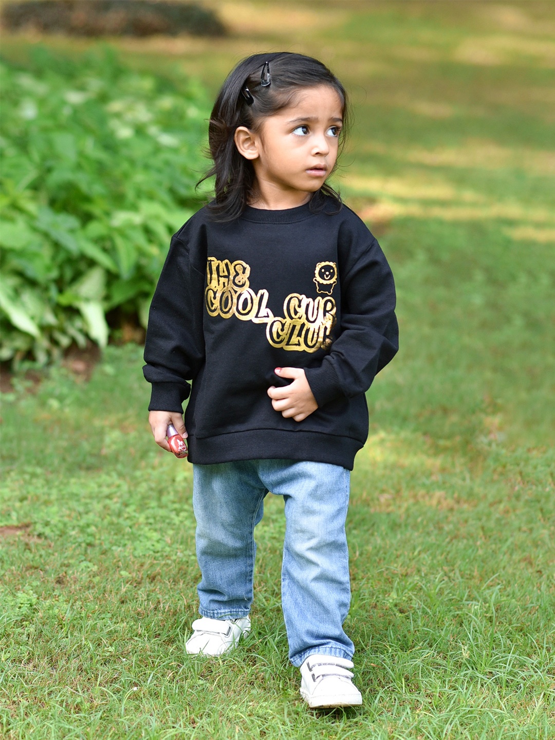 

Cuddles for Cubs Unisex Kids Black Printed Sweatshirt