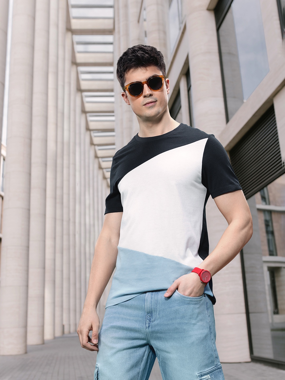 

encore by INVICTUS Men Colourblocked T-shirt, Navy blue