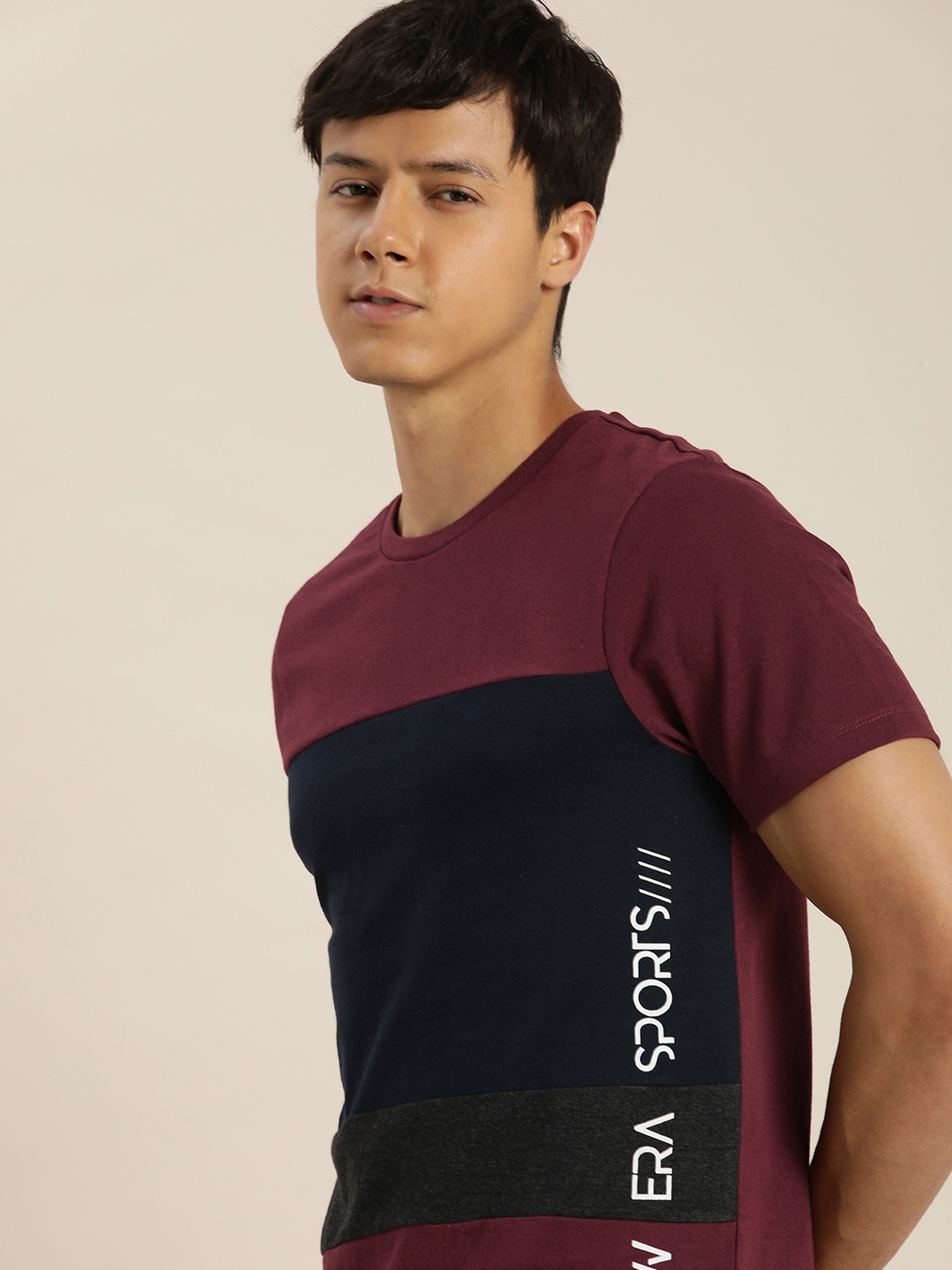 

encore by INVICTUS Men Typography Colourblocked T-shirt, Maroon