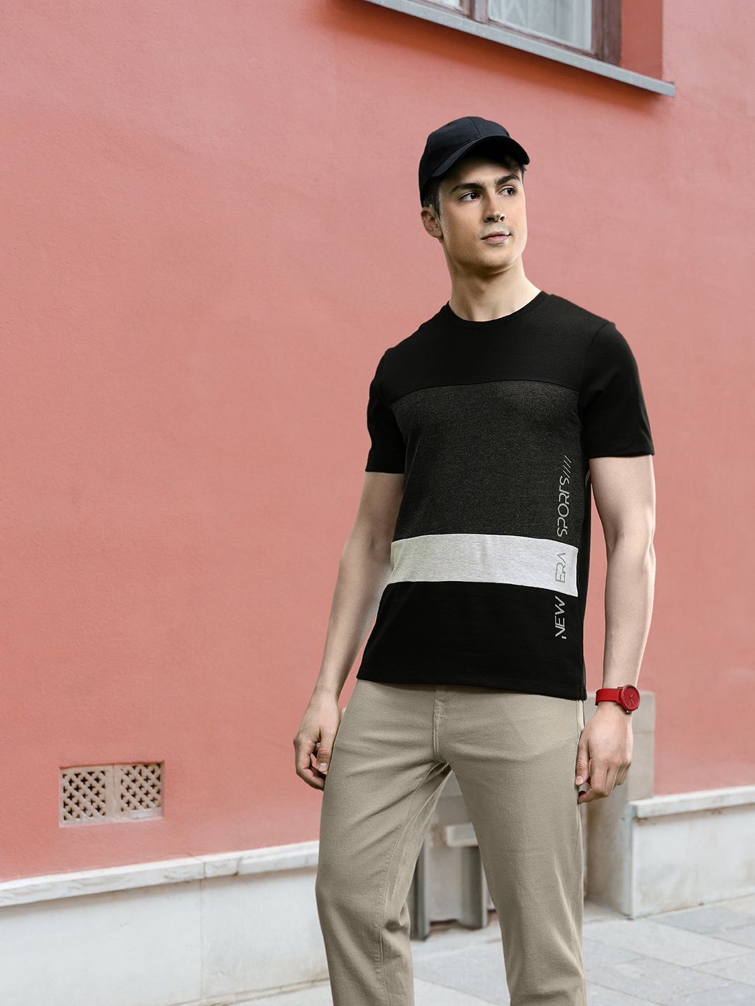 

encore by INVICTUS Men Typography Colourblocked T-shirt, Black