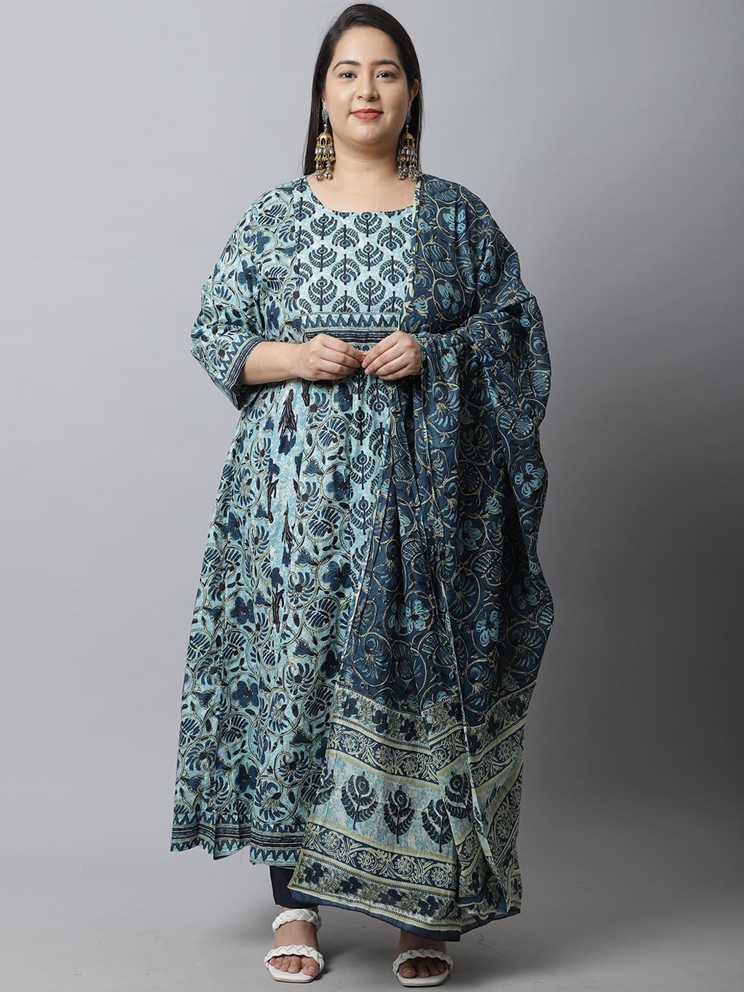 

Rajnandini Plus Size Women Floral Printed Pure Cotton Kurta with Trousers & With Dupatta, Blue