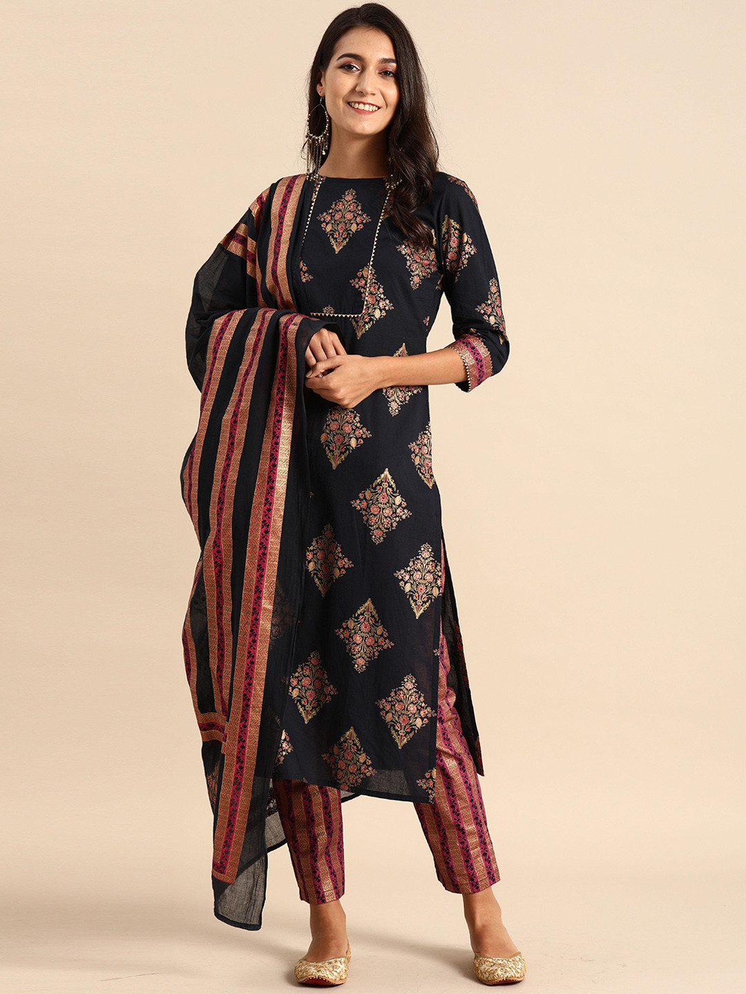 

Rajnandini Women Black Floral Printed Pure Cotton Kurta with Trousers & With Dupatta