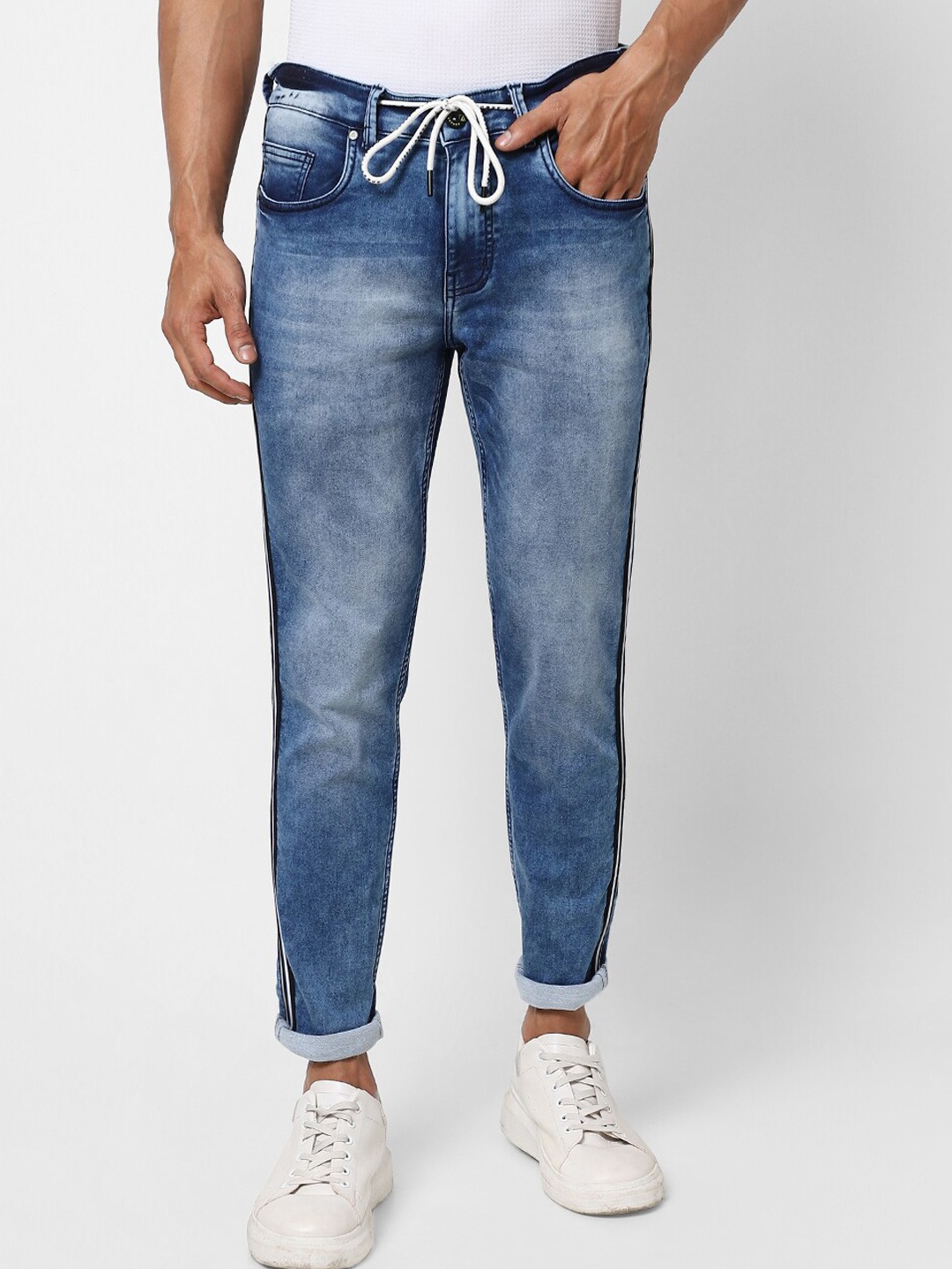 

Street Armor by Pantaloons Men Blue Skinny Fit Heavy Fade Jeans