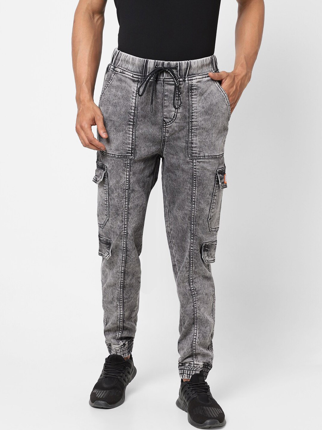 

Street Armor by Pantaloons Men Grey Jogger Heavy Fade Jeans