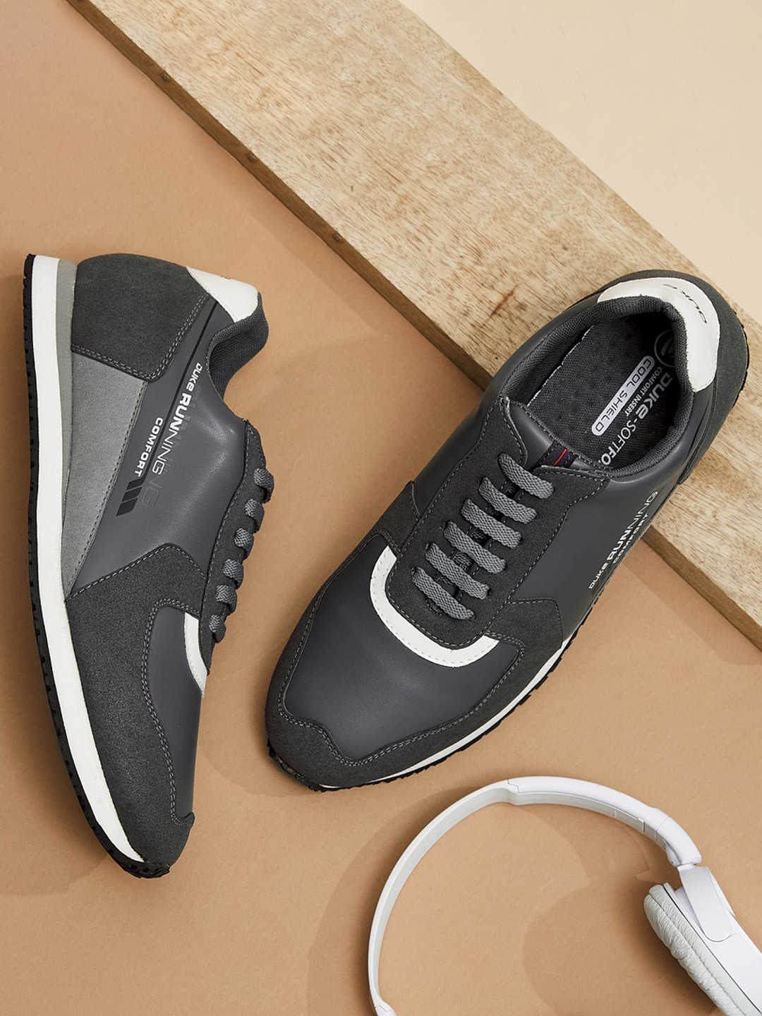 

Duke Men Grey Printed Sneakers