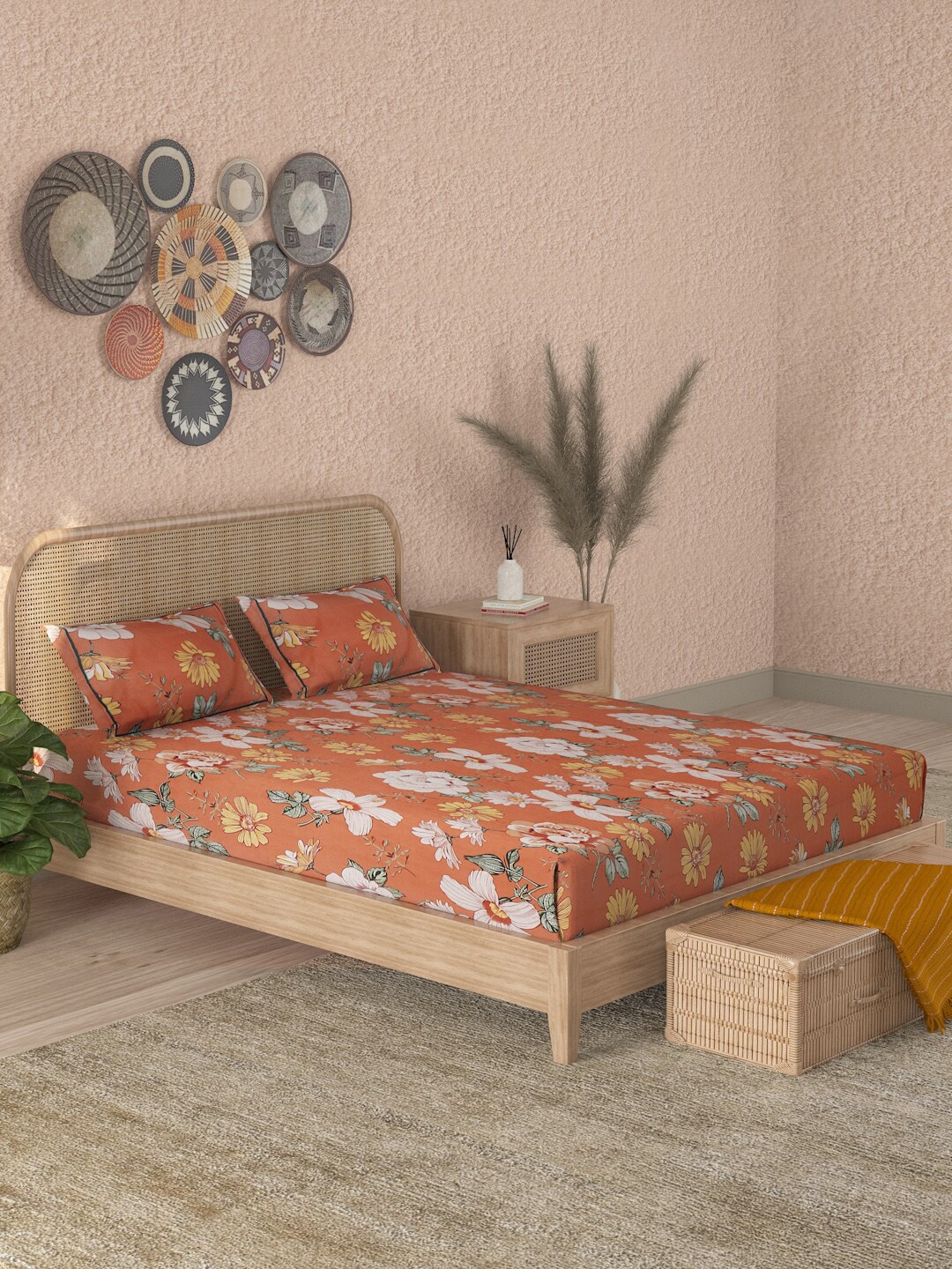 

Sangria Floral 120 TC Queen Bedsheet with 2 Pillow Covers, Orange