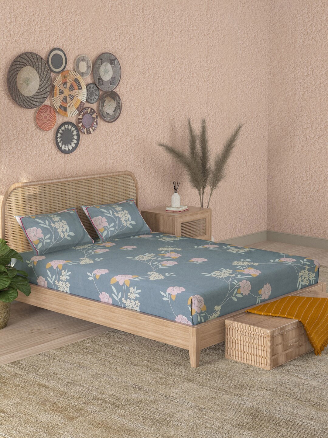 

Sangria Unisex Grey Bedsheets
