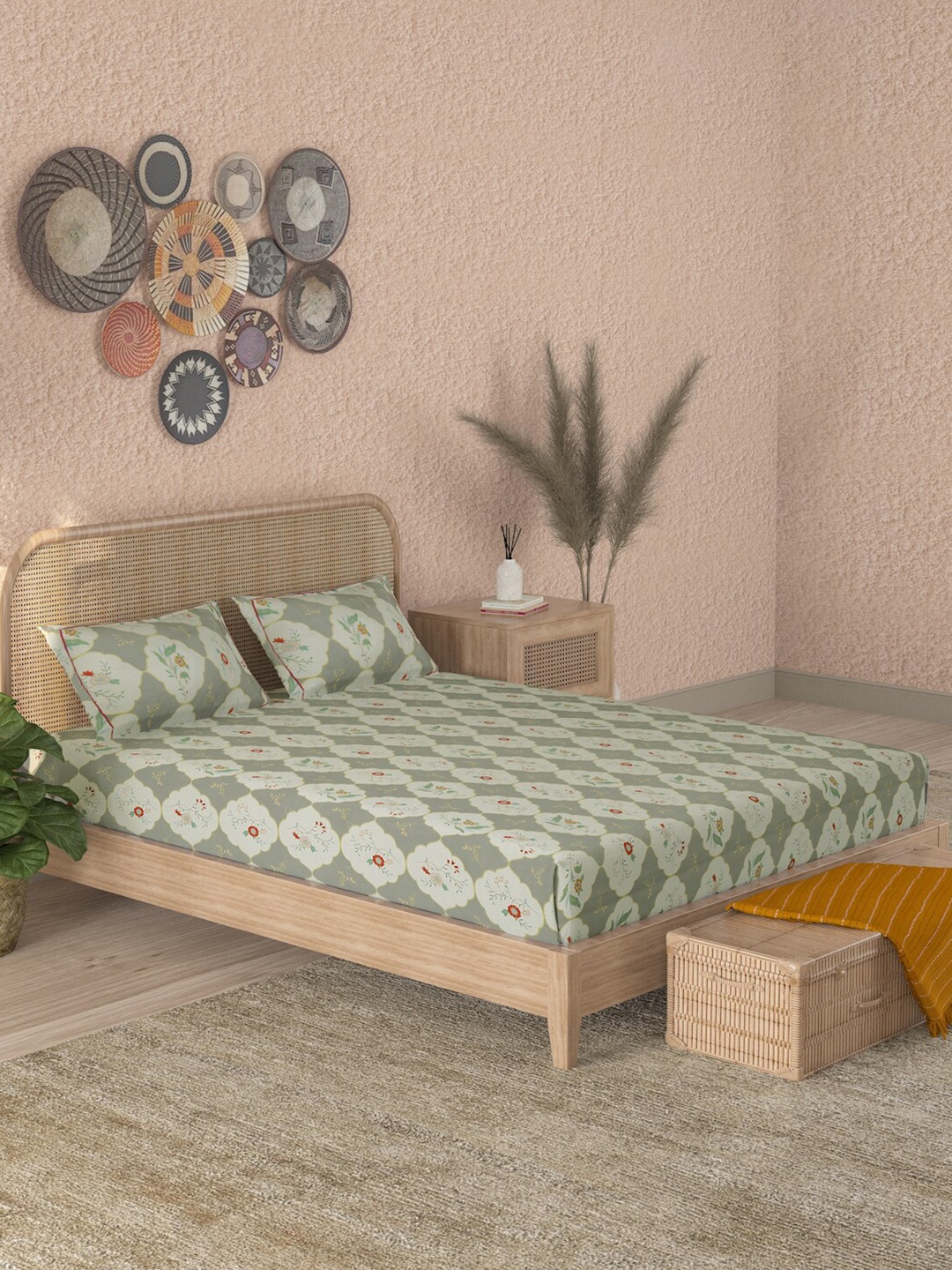 

Sangria Floral 120 TC King Bedsheet with 2 Pillow Covers, Grey