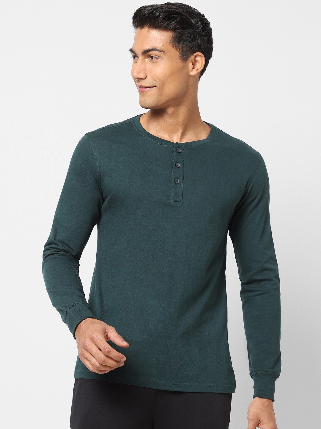 

Ajile by Pantaloons Men Green Solid Cotton Lounge Tshirts