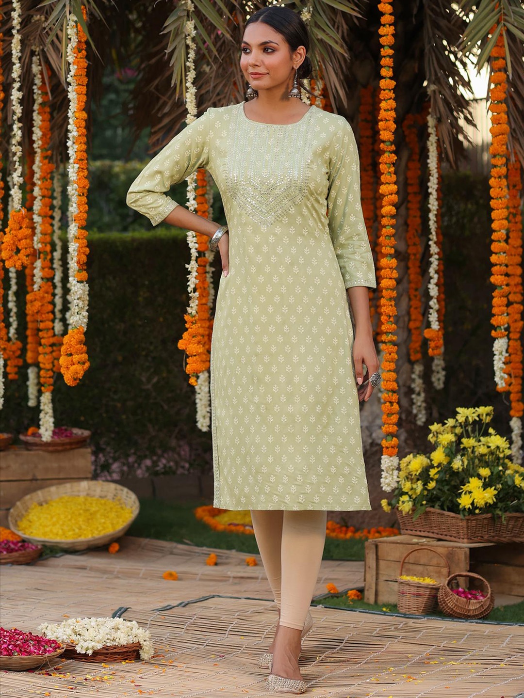 

SCAKHI Women Green Yoke Design Sequinned Embroired Pastels Kurta