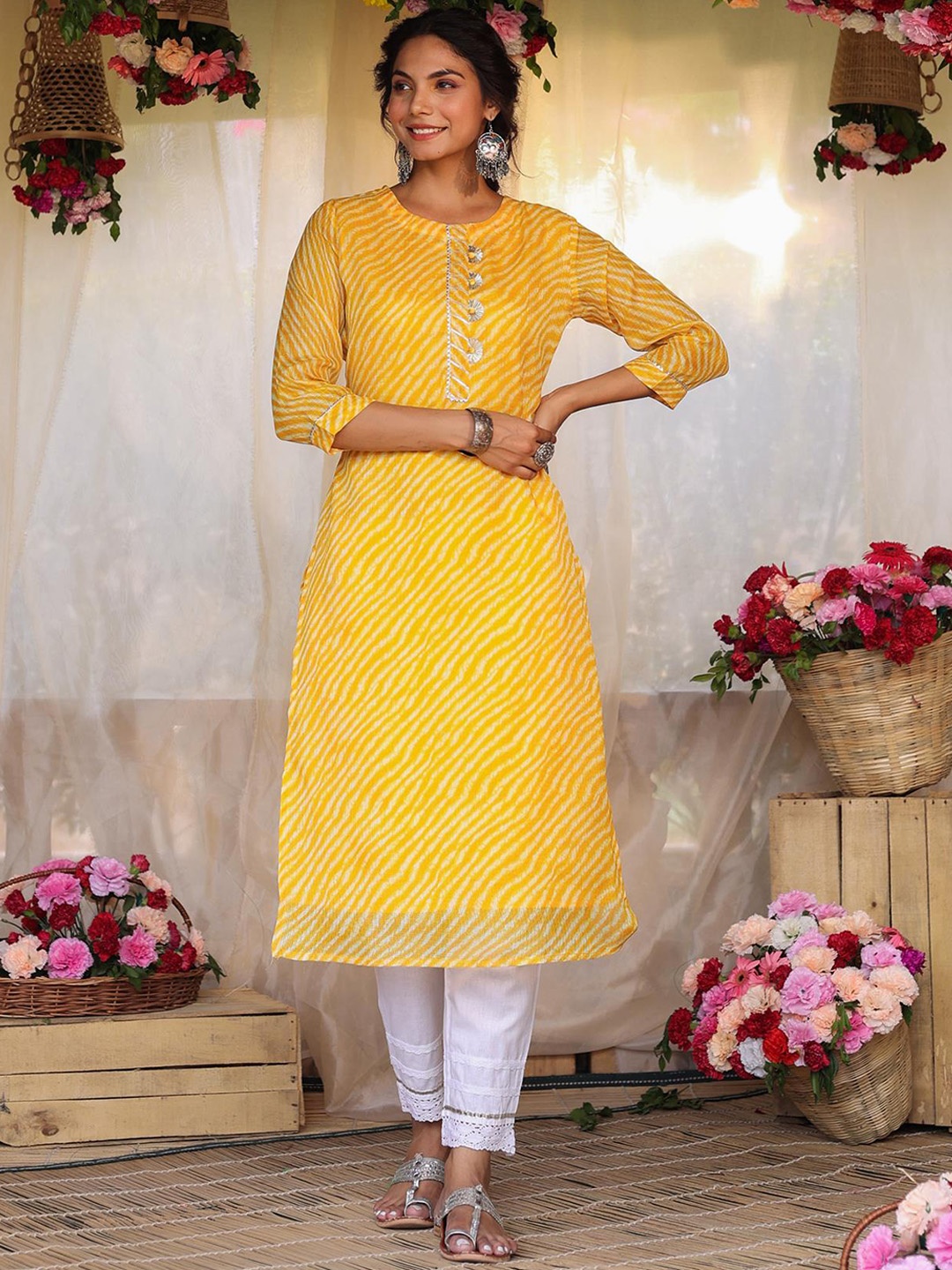

SCAKHI Women Yellow & Silver Leheriya Printed Straight Kurta