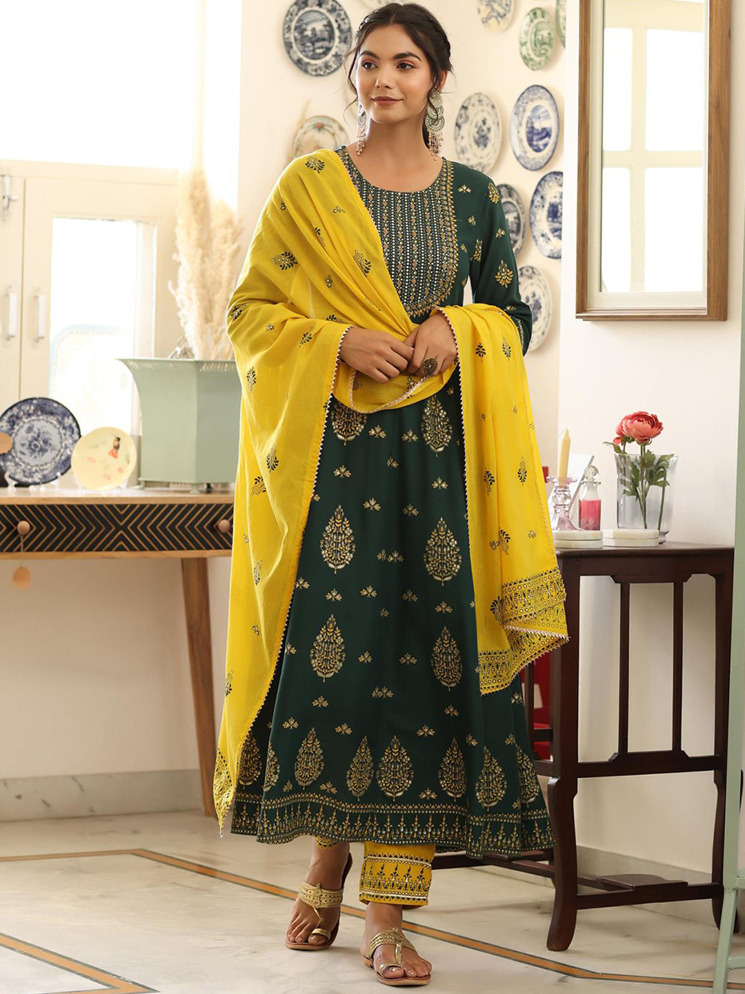 

SCAKHI Women Green Ethnic Motifs Printed Panelled Beads and Stones Kurta with Trousers & With Dupatta