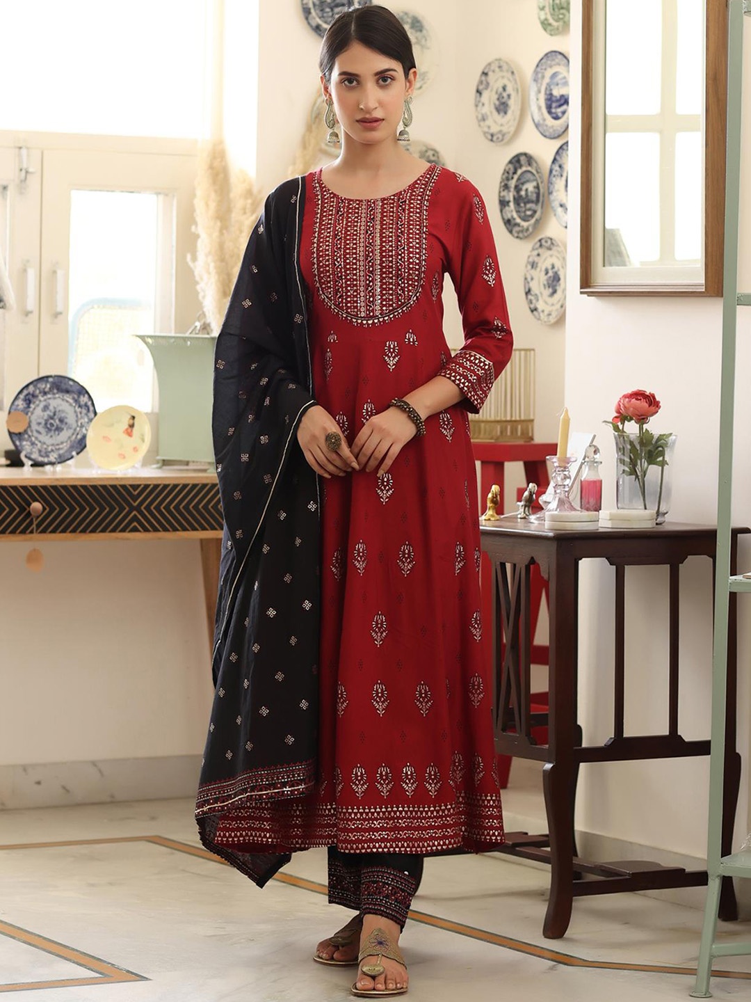 

SCAKHI Women Ethnic Motifs Printed Panelled Kurta with Trousers & With Dupatta, Red