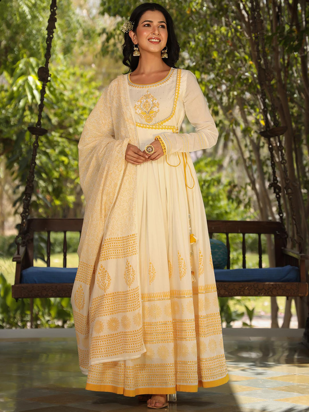 

SCAKHI Women Off White Ethnic Motifs Printed White Romance Anarkali Kurta