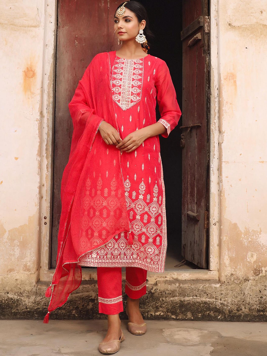 

SCAKHI Women Ethnic Motifs Yoke Design Chanderi Silk Kurta with Trousers & Dupatta, Coral