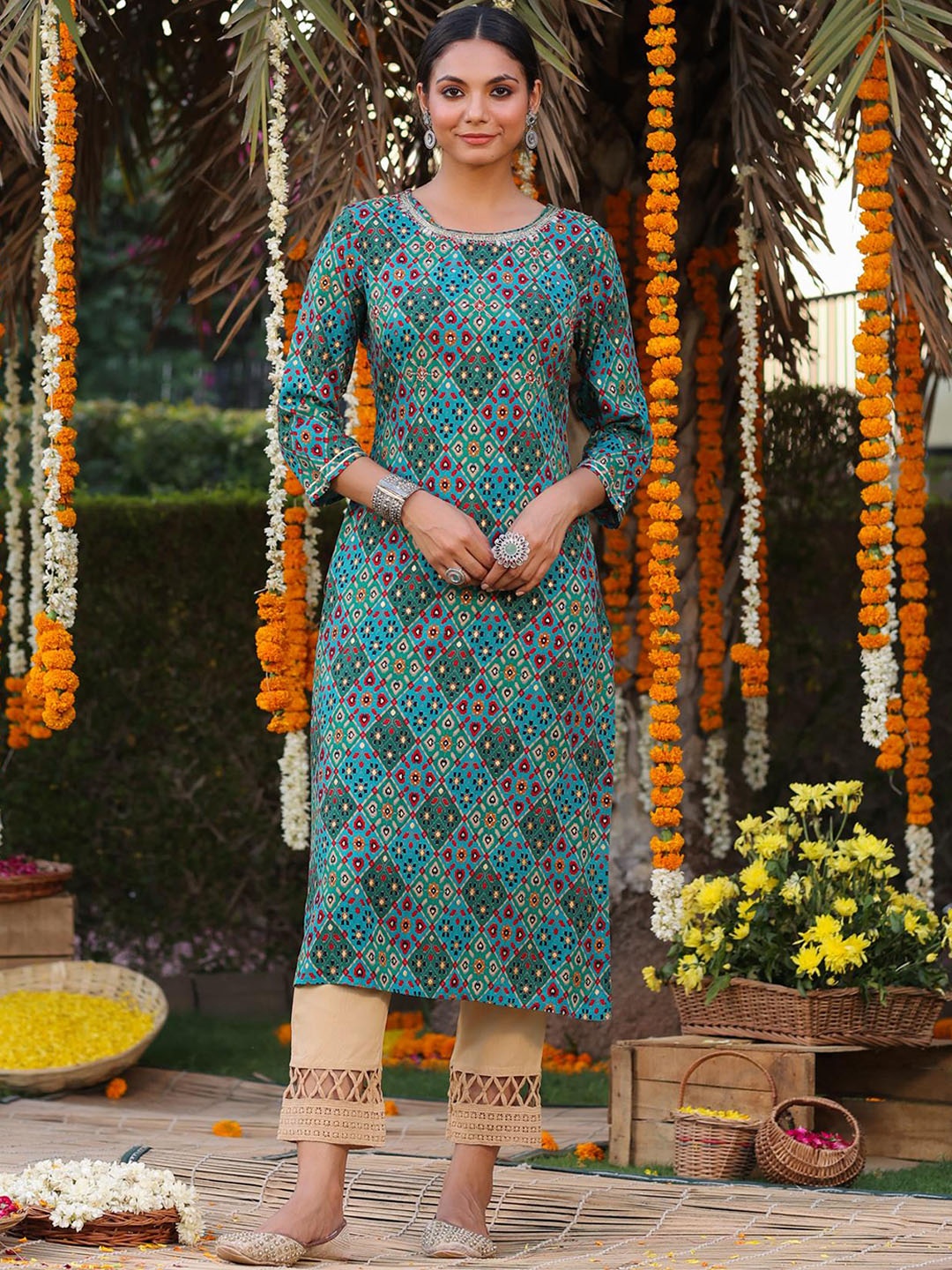 

SCAKHI Women Teal Ethnic Motifs Embroidered Indie Prints Kurta