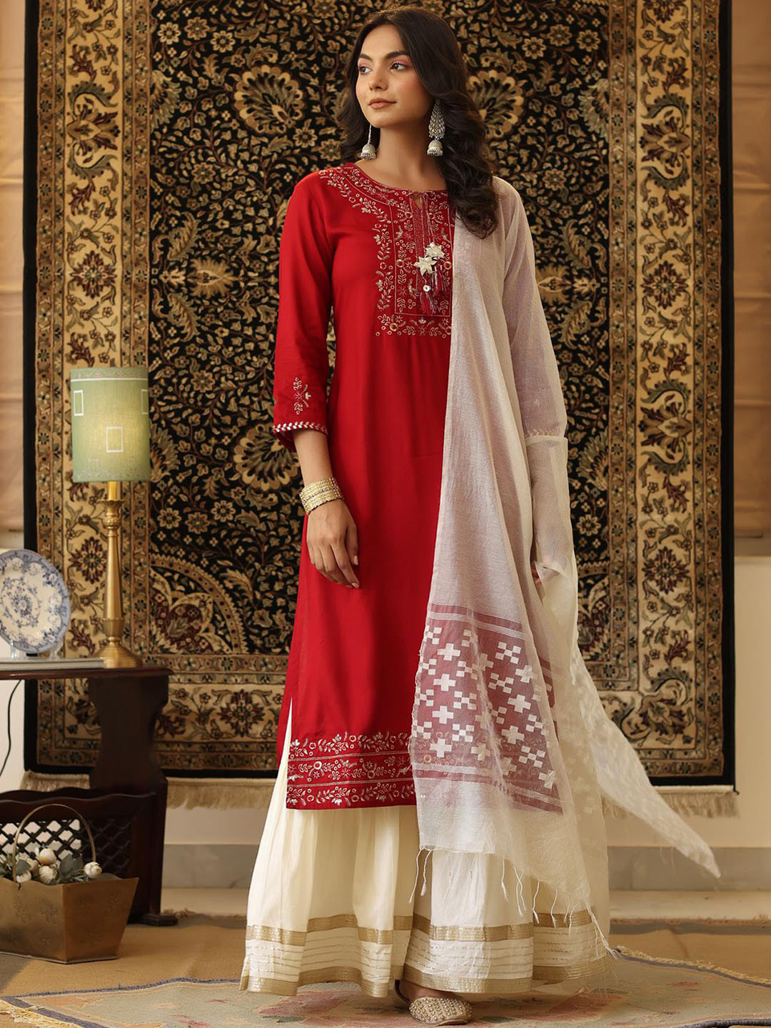 

SCAKHI Women Floral Embroidered Thread Work Kurta with Sharara & With Dupatta, Maroon