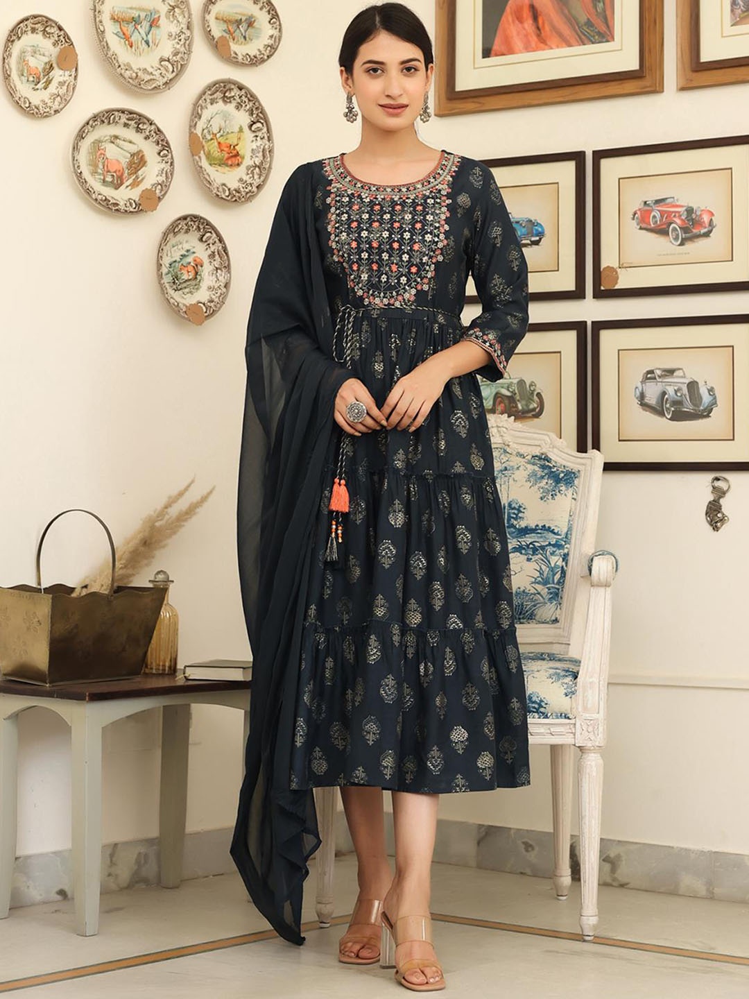 

SCAKHI Women Navy Blue Floral Printed Thread Work Tiering Anarkali Kurta