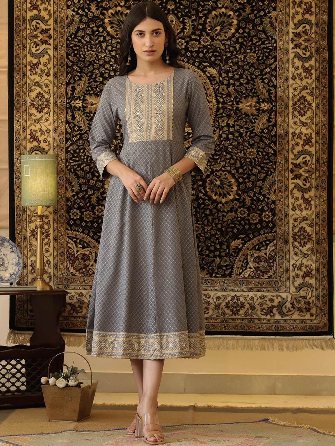 

SCAKHI Women Grey Ethnic Motifs Printed Indie Prints Kurta