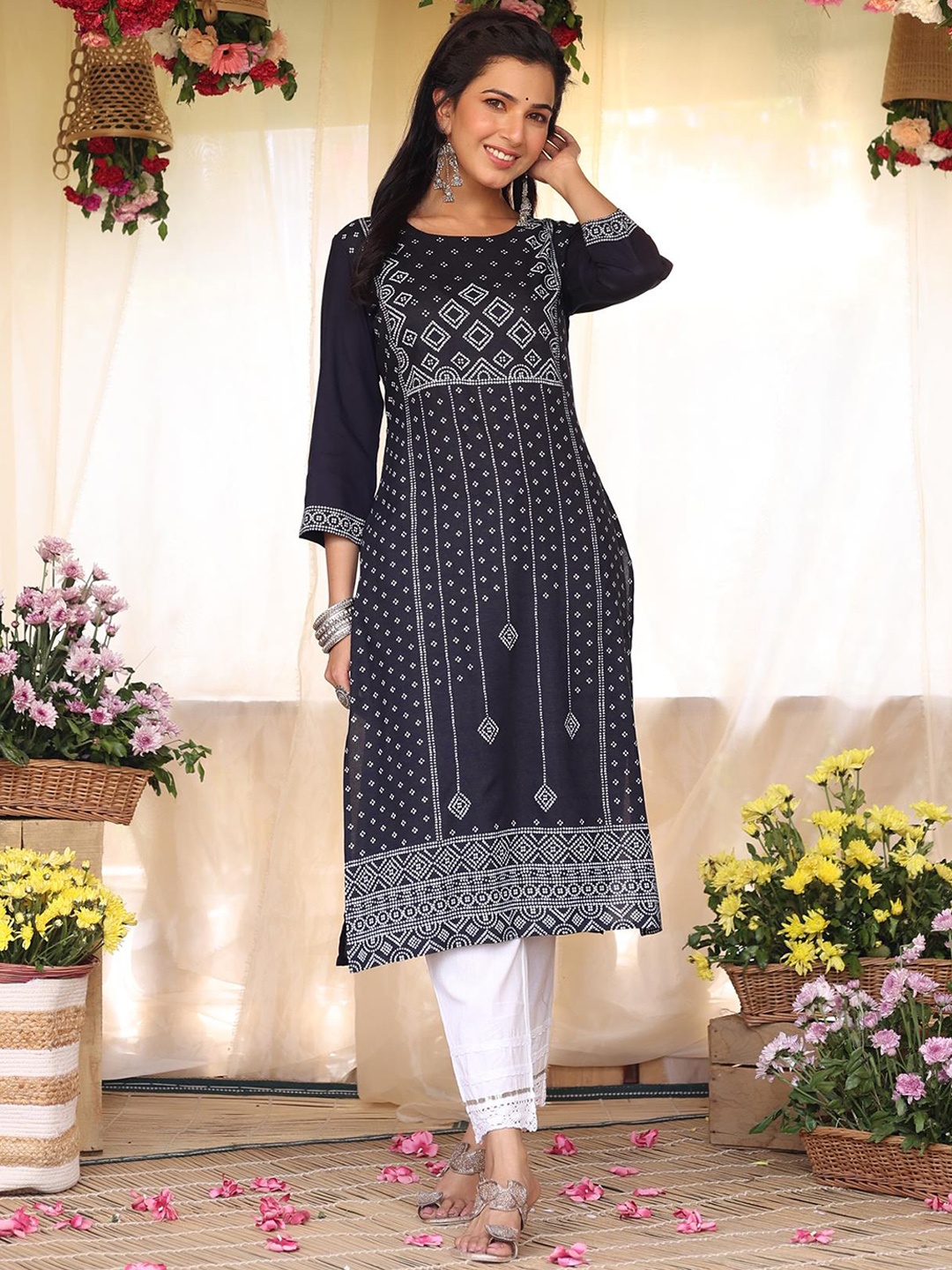 

SCAKHI Women Black Abstract Printed Kurta