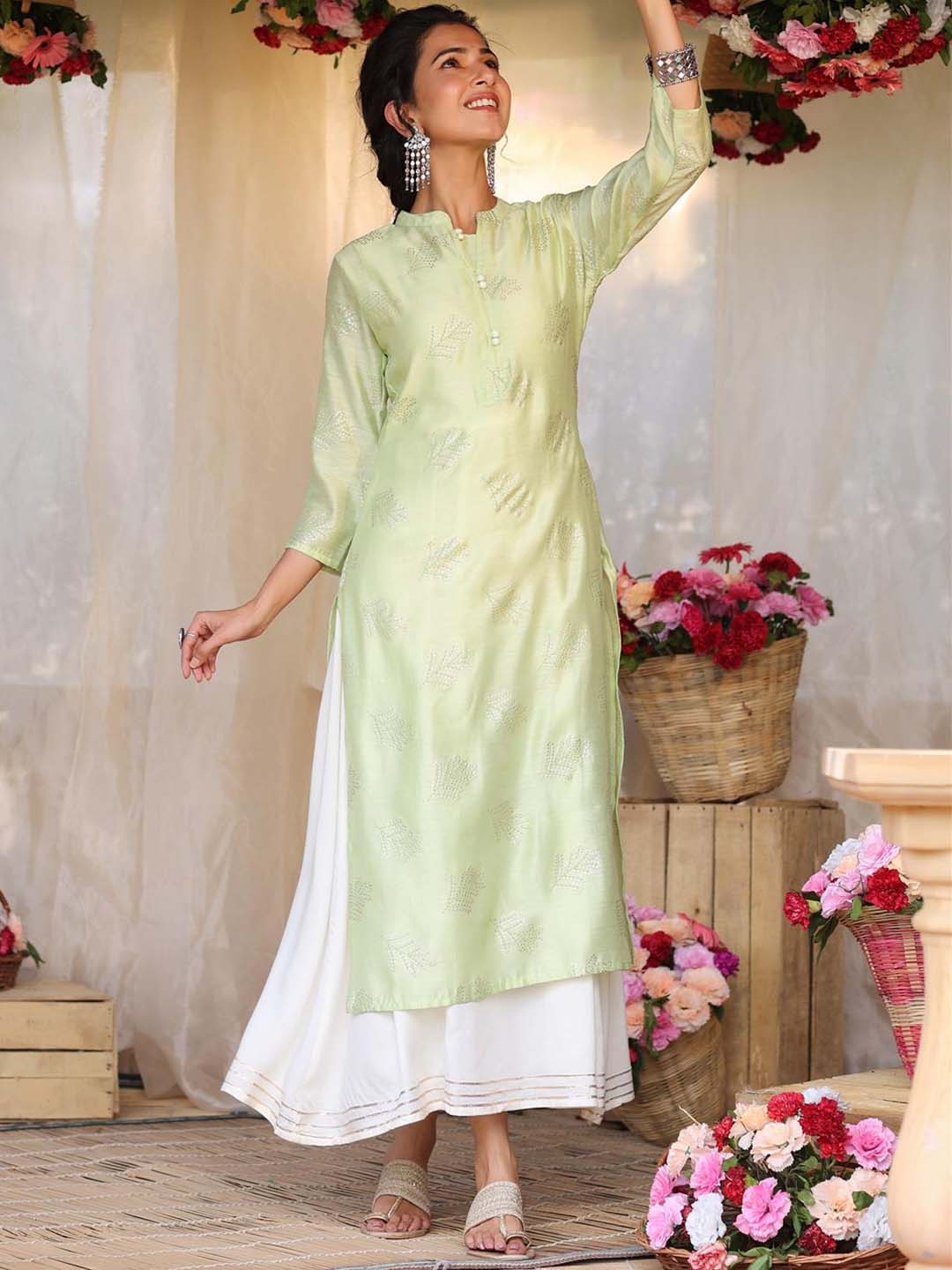 

SCAKHI Women Green Floral Printed Chanderi Silk Kurta