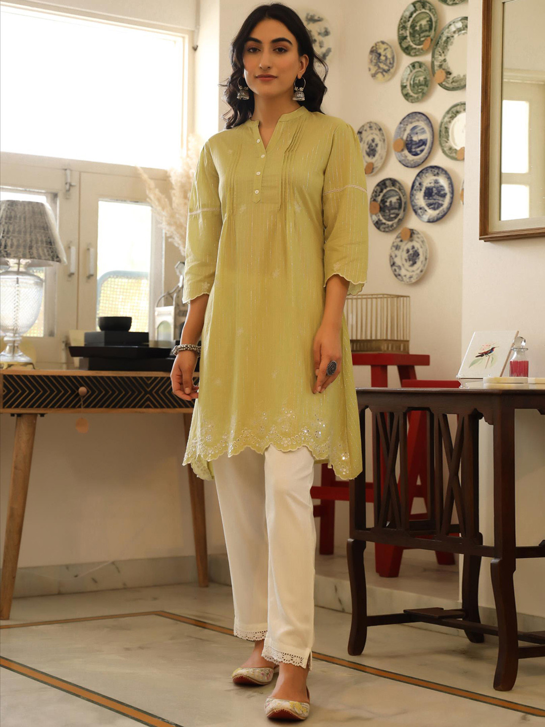 

SCAKHI Women Green Floral Sequined Pure Cotton Kurta with Trouser
