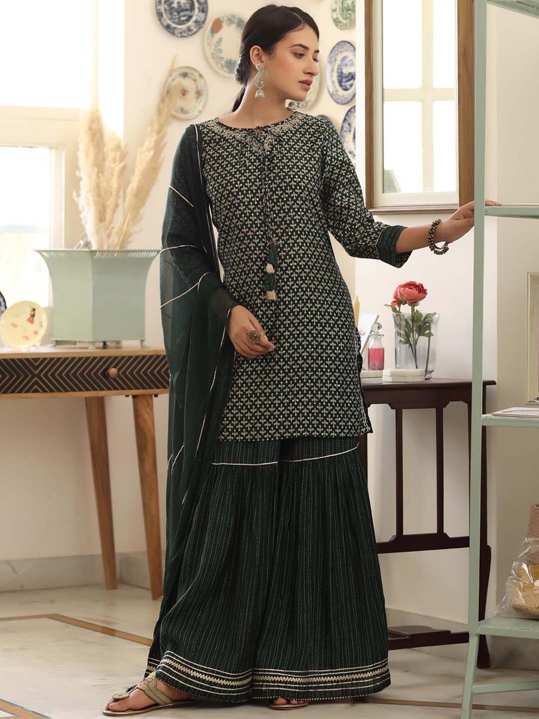 

SCAKHI Women Ethnic Motifs Printed Kurti with Sharara & With Dupatta, Green