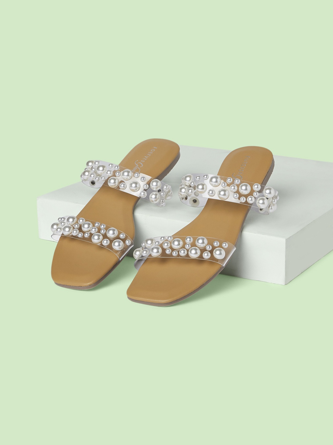 

Forever Glam by Pantaloons Women Embellished Open Toe Flats, White
