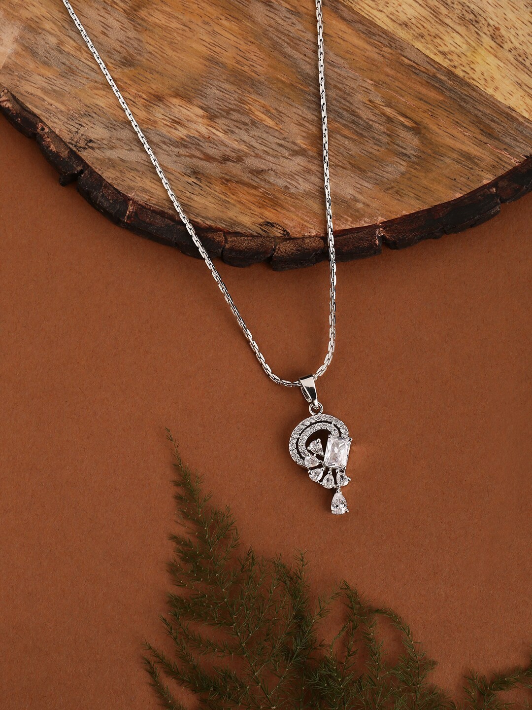 

HOT AND BOLD Silver-Toned & White Brass Silver-Plated Oxidised Chain