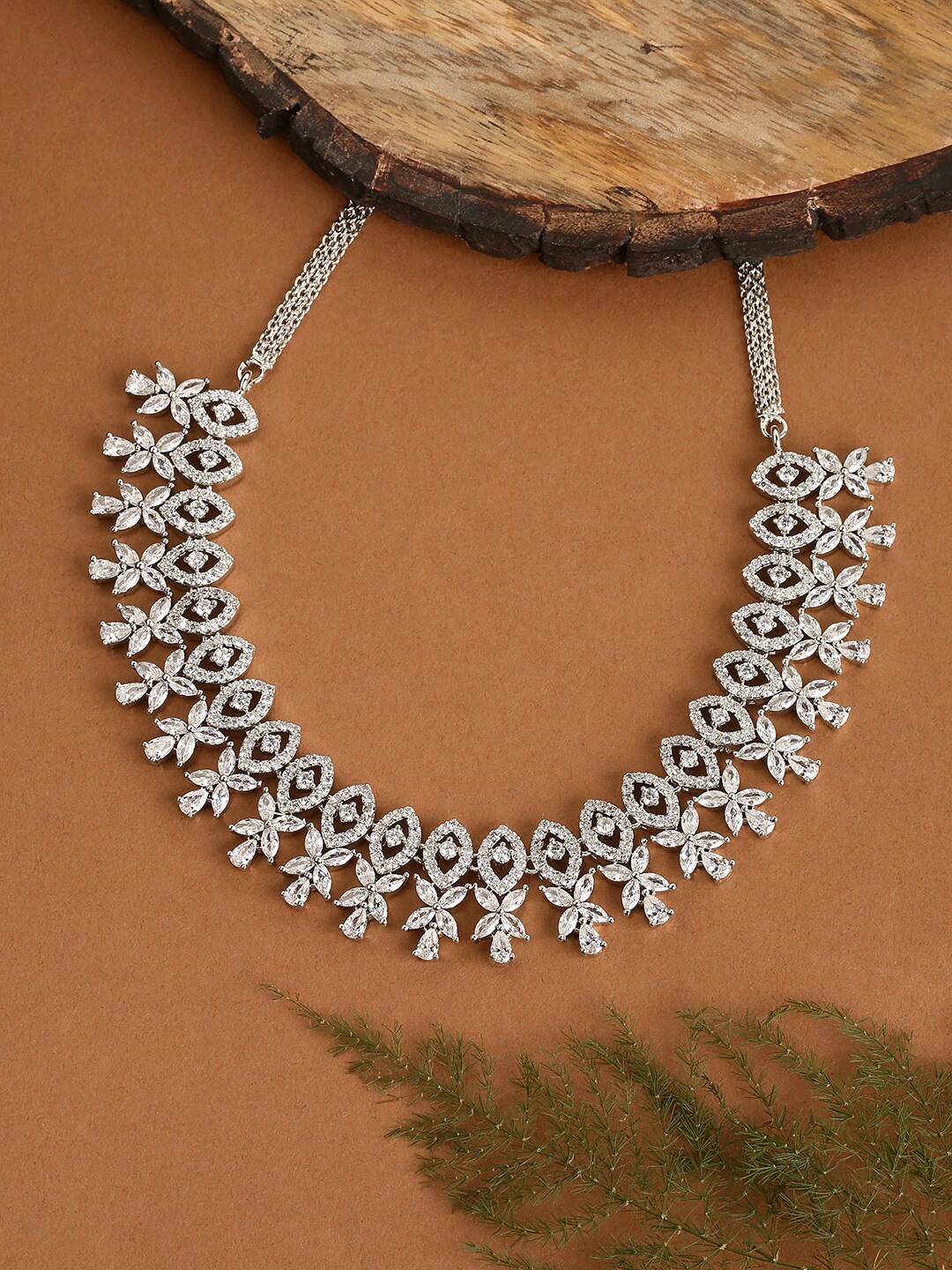 

HOT AND BOLD Silver-Toned Brass Silver-Plated Necklace