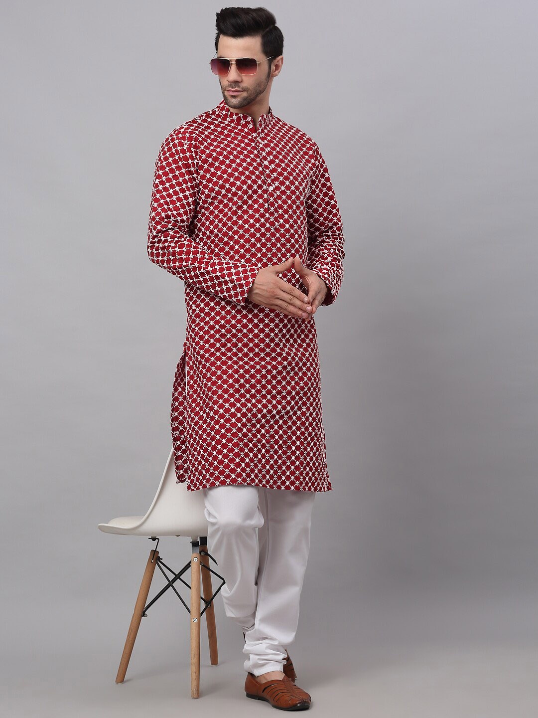 

Jompers Men Floral Embroidered Dupion Silk Kurta with Churidar, Maroon