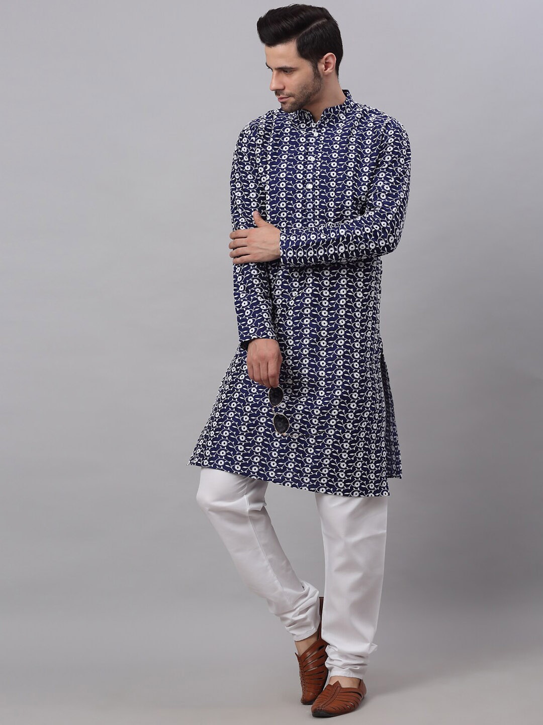 

Jompers Men Floral Embroidered Chikankari Dupion Silk Kurta with Pyjamas, Navy blue